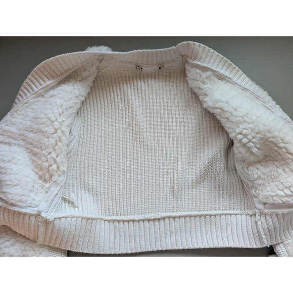 NWOT Alice + Olivia Casilda Faux Fur Cropped Cardigan Sweater XS Cream #2D433 - Picture 8 of 9